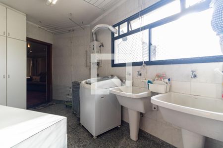 Apartamento à venda com 199m², 4 quartos e 4 vagasLavanderia