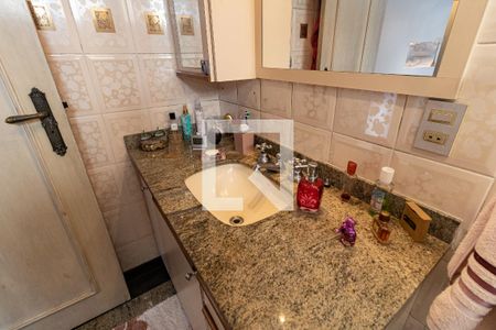 Apartamento à venda com 199m², 4 quartos e 4 vagasBanheiro da Suíte 3