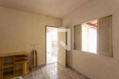 Casa à venda com 350m², 3 quartos e 8 vagasQuarto de Serviço
