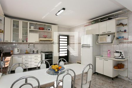 Casa à venda com 350m², 3 quartos e 8 vagasCozinha