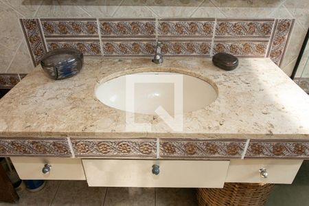 Casa à venda com 350m², 3 quartos e 8 vagas Banheiro Social