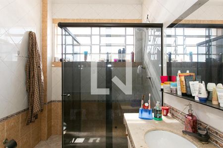 Casa à venda com 350m², 3 quartos e 8 vagasBanheiro da Suíte