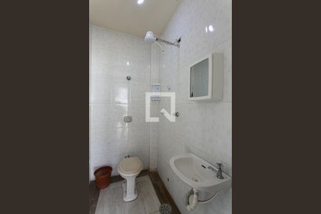 Casa à venda com 350m², 3 quartos e 8 vagasBanheiro de Serviço