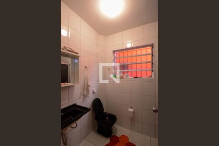 Casa à venda com 145m², 3 quartos e 2 vagasBanheiro 1