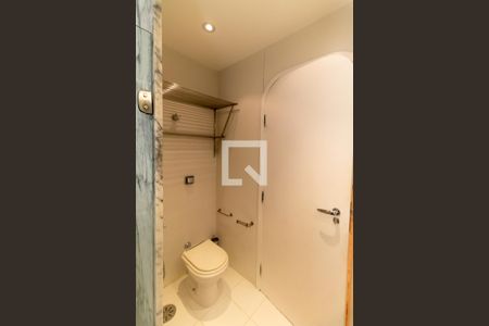 Apartamento à venda com 210m², 3 quartos e 2 vagasBanheiro da Suíte