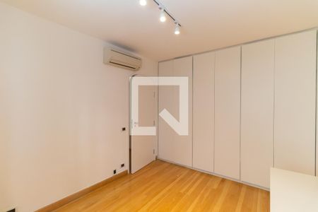 Apartamento à venda com 210m², 3 quartos e 2 vagasQuato 1