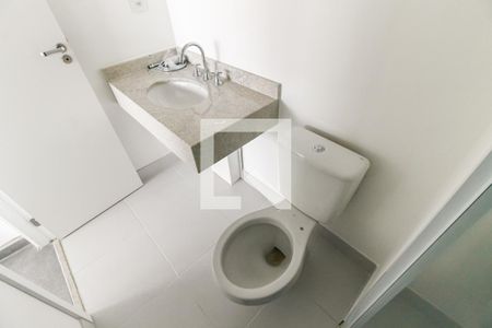 Banheiro de kitnet/studio para alugar com 1 quarto, 37m² em Real Parque, São Paulo