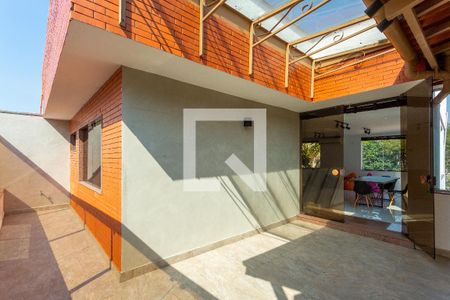 Casa de condomínio para alugar com 300m², 6 quartos e 7 vagas Casa de condomínio para alugar com 300m², 6 quartos e 7 vagasVaranda - segundo andar