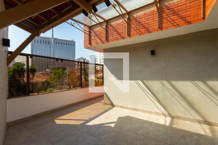 Casa de condomínio para alugar com 300m², 6 quartos e 7 vagas Casa de condomínio para alugar com 300m², 6 quartos e 7 vagasVaranda - segundo andar