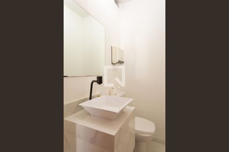 Casa de condomínio para alugar com 300m², 6 quartos e 7 vagas Casa de condomínio para alugar com 300m², 6 quartos e 7 vagasLavabo - segundo andar