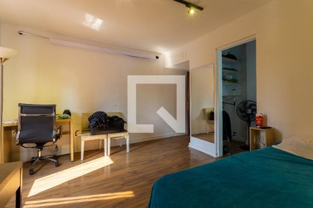 Casa de condomínio para alugar com 300m², 6 quartos e 7 vagas Casa de condomínio para alugar com 300m², 6 quartos e 7 vagasSuíte 1 - primeiro andar