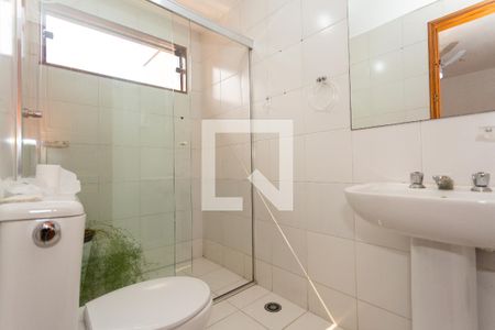 Casa de condomínio para alugar com 300m², 6 quartos e 7 vagas Casa de condomínio para alugar com 300m², 6 quartos e 7 vagasBanheiro da Suíte 4 - segundo andar