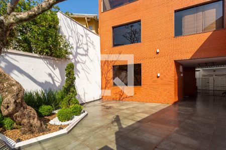 Casa de condomínio para alugar com 300m², 6 quartos e 7 vagas Casa de condomínio para alugar com 300m², 6 quartos e 7 vagasFachada