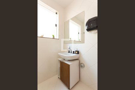 Casa de condomínio para alugar com 300m², 6 quartos e 7 vagas Casa de condomínio para alugar com 300m², 6 quartos e 7 vagasBanheiro - primeiro andar