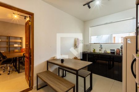 Casa de condomínio para alugar com 300m², 6 quartos e 7 vagas Casa de condomínio para alugar com 300m², 6 quartos e 7 vagasCozinha - térreo