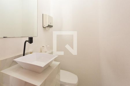 Casa de condomínio para alugar com 300m², 6 quartos e 7 vagas Casa de condomínio para alugar com 300m², 6 quartos e 7 vagasLavabo - segundo andar