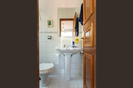 Casa de condomínio para alugar com 300m², 6 quartos e 7 vagas Casa de condomínio para alugar com 300m², 6 quartos e 7 vagasBanheiro da Suíte 3 - primeiro andar
