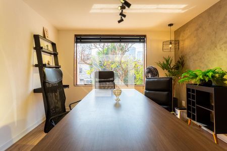 Casa de condomínio para alugar com 300m², 6 quartos e 7 vagas Casa de condomínio para alugar com 300m², 6 quartos e 7 vagasQuarto 2 - primeiro andar