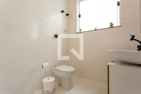Casa de condomínio para alugar com 300m², 6 quartos e 7 vagas Casa de condomínio para alugar com 300m², 6 quartos e 7 vagasBanheiro - primeiro andar