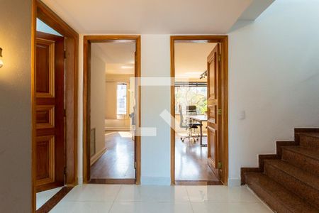 Casa de condomínio para alugar com 300m², 6 quartos e 7 vagas Casa de condomínio para alugar com 300m², 6 quartos e 7 vagasAcesso Quartos - primeiro andar