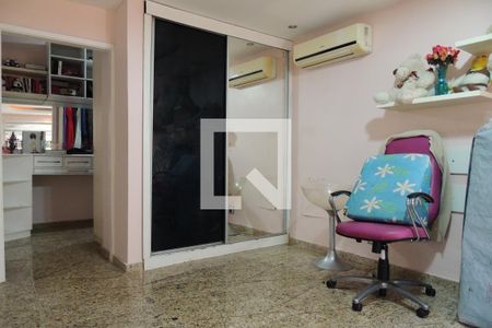 Casa à venda com 1235m², 5 quartos e 5 vagasQuarto 5- Suíte