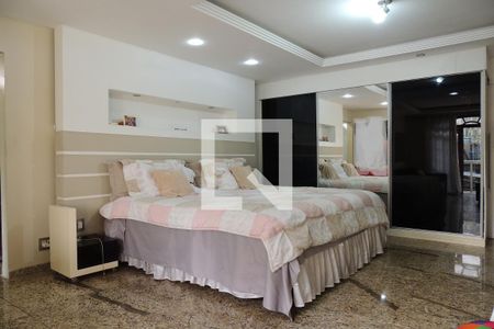 Casa à venda com 1235m², 5 quartos e 5 vagasQuarto Suíte 2