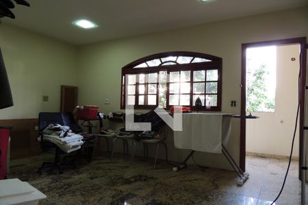 Casa à venda com 1235m², 5 quartos e 5 vagasÁrea de Serviço