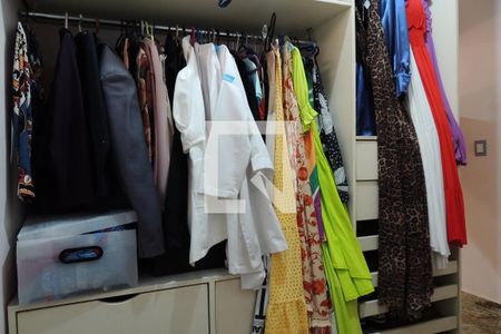 Casa à venda com 1235m², 5 quartos e 5 vagasCloset da suíte 5