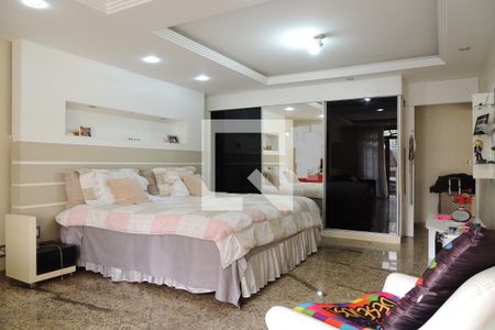 Casa à venda com 1235m², 5 quartos e 5 vagasQuarto Suíte 2