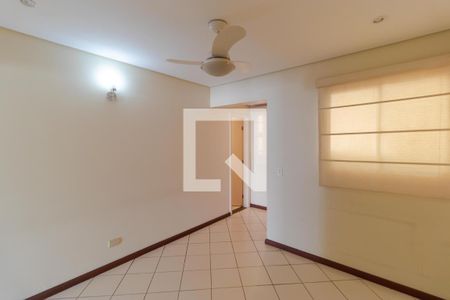 Sala  de casa de condomínio à venda com 3 quartos, 176m² em Parque das Flores, Campinas