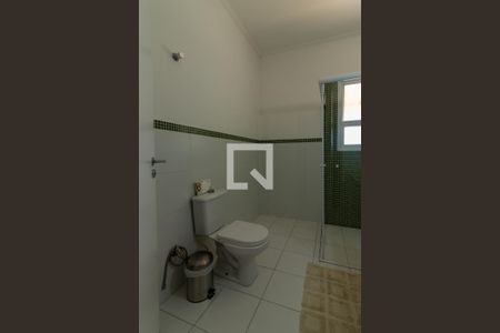 Casa para alugar com 342m², 3 quartos e 3 vagas Casa para alugar com 342m², 3 quartos e 3 vagasBanheiro da Suíte 2