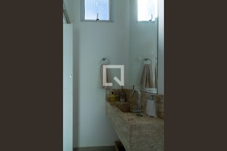 Casa para alugar com 342m², 3 quartos e 3 vagas Casa para alugar com 342m², 3 quartos e 3 vagasLavabo