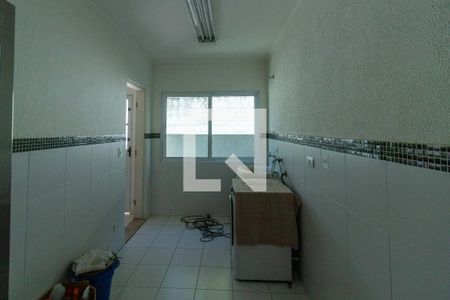 Área de Serviço de casa para alugar com 3 quartos, 342m² em Jardim Indaiá, Embu das Artes