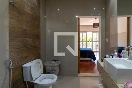Casa para alugar com 342m², 3 quartos e 3 vagas Casa para alugar com 342m², 3 quartos e 3 vagasBanheiro da Suíte 1