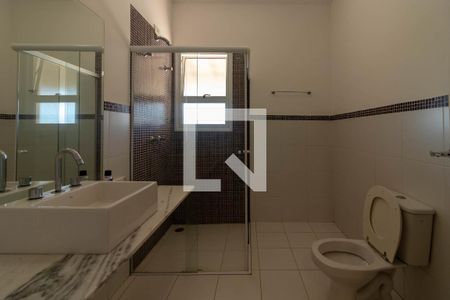 Casa para alugar com 342m², 3 quartos e 3 vagas Casa para alugar com 342m², 3 quartos e 3 vagasBanheiro da Suíte 3