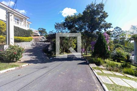 Vista da Rua de casa para alugar com 3 quartos, 342m² em Jardim Indaiá, Embu das Artes