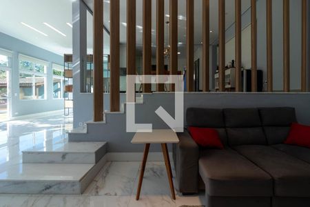 Sala de casa para alugar com 3 quartos, 342m² em Jardim Indaiá, Embu das Artes