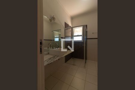 Casa para alugar com 342m², 3 quartos e 3 vagas Casa para alugar com 342m², 3 quartos e 3 vagasBanheiro da Suíte 3