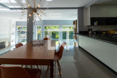 Casa para alugar com 342m², 3 quartos e 3 vagas Casa para alugar com 342m², 3 quartos e 3 vagasCozinha