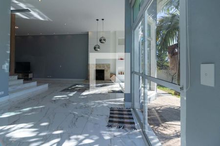 Casa para alugar com 342m², 3 quartos e 3 vagas Casa para alugar com 342m², 3 quartos e 3 vagasSala