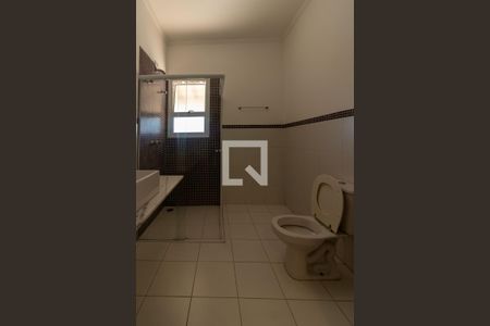 Casa para alugar com 342m², 3 quartos e 3 vagas Casa para alugar com 342m², 3 quartos e 3 vagasBanheiro da Suíte 3