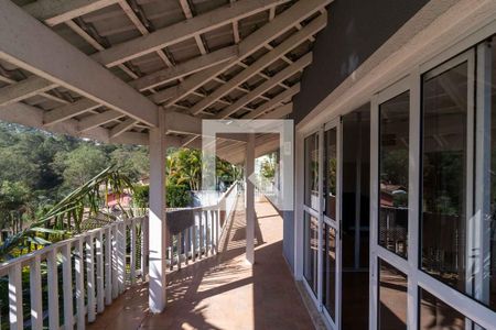 Sacada de casa para alugar com 3 quartos, 342m² em Jardim Indaiá, Embu das Artes