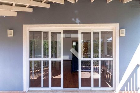 Casa para alugar com 342m², 3 quartos e 3 vagas Casa para alugar com 342m², 3 quartos e 3 vagasSacada