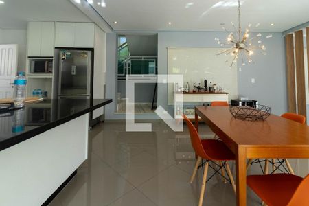 Casa para alugar com 342m², 3 quartos e 3 vagas Casa para alugar com 342m², 3 quartos e 3 vagasCozinha