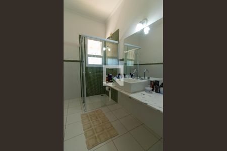 Casa para alugar com 342m², 3 quartos e 3 vagas Casa para alugar com 342m², 3 quartos e 3 vagasBanheiro da Suíte 2