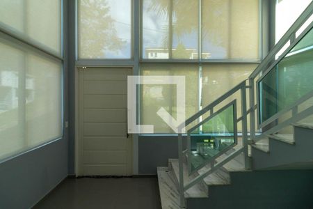 Casa para alugar com 342m², 3 quartos e 3 vagas Casa para alugar com 342m², 3 quartos e 3 vagasEntrada