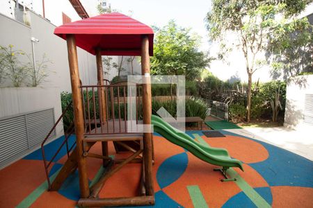 Studio à venda com 28m², 1 quarto e sem vaga Studio à venda com 28m², 1 quarto e sem vagaÁrea comum - Playground