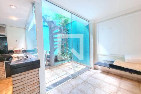 Casa à venda com 125m², 3 quartos e 6 vagasChurrasqueira / Garagem