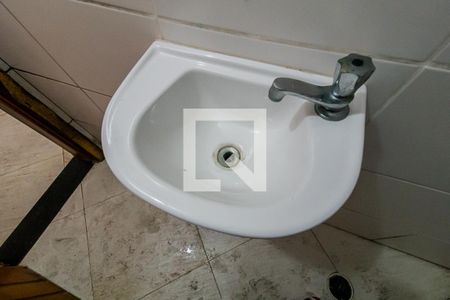 Casa à venda com 196m², 3 quartos e 4 vagasBanheiro de Serviço - Pia