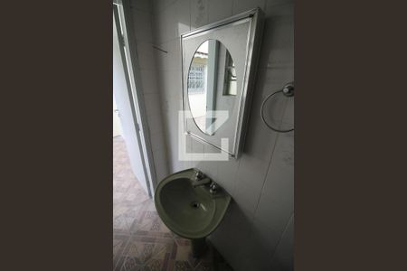 Casa à venda com 200m², 3 quartos e 2 vagasBanheiro do Quintal